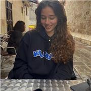 Estudiante de primero de carrera, doy clases particulares de inglés nivel A1 - C1 y de francés nivel A1 - B2, teniendo título oficial de los dos idiomas